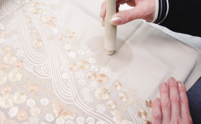 手作業でのシミ抜き